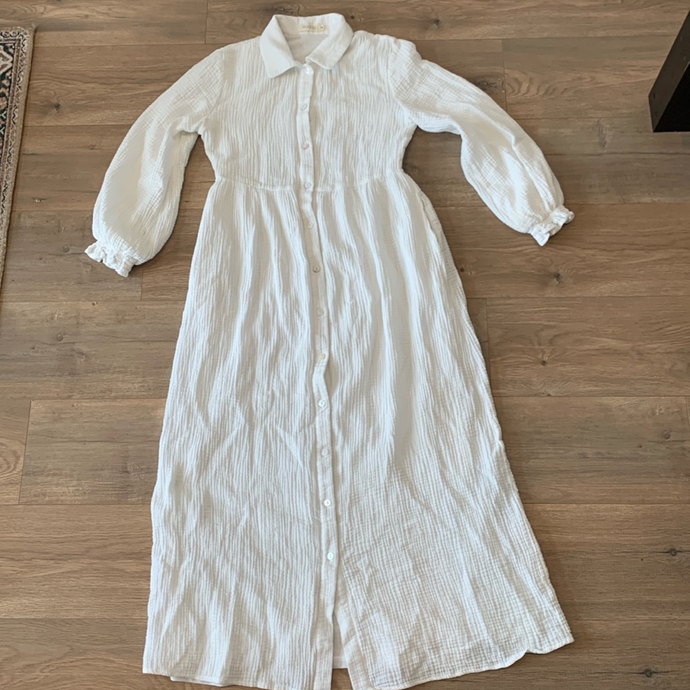 Roolee || Medium White Midi Dress